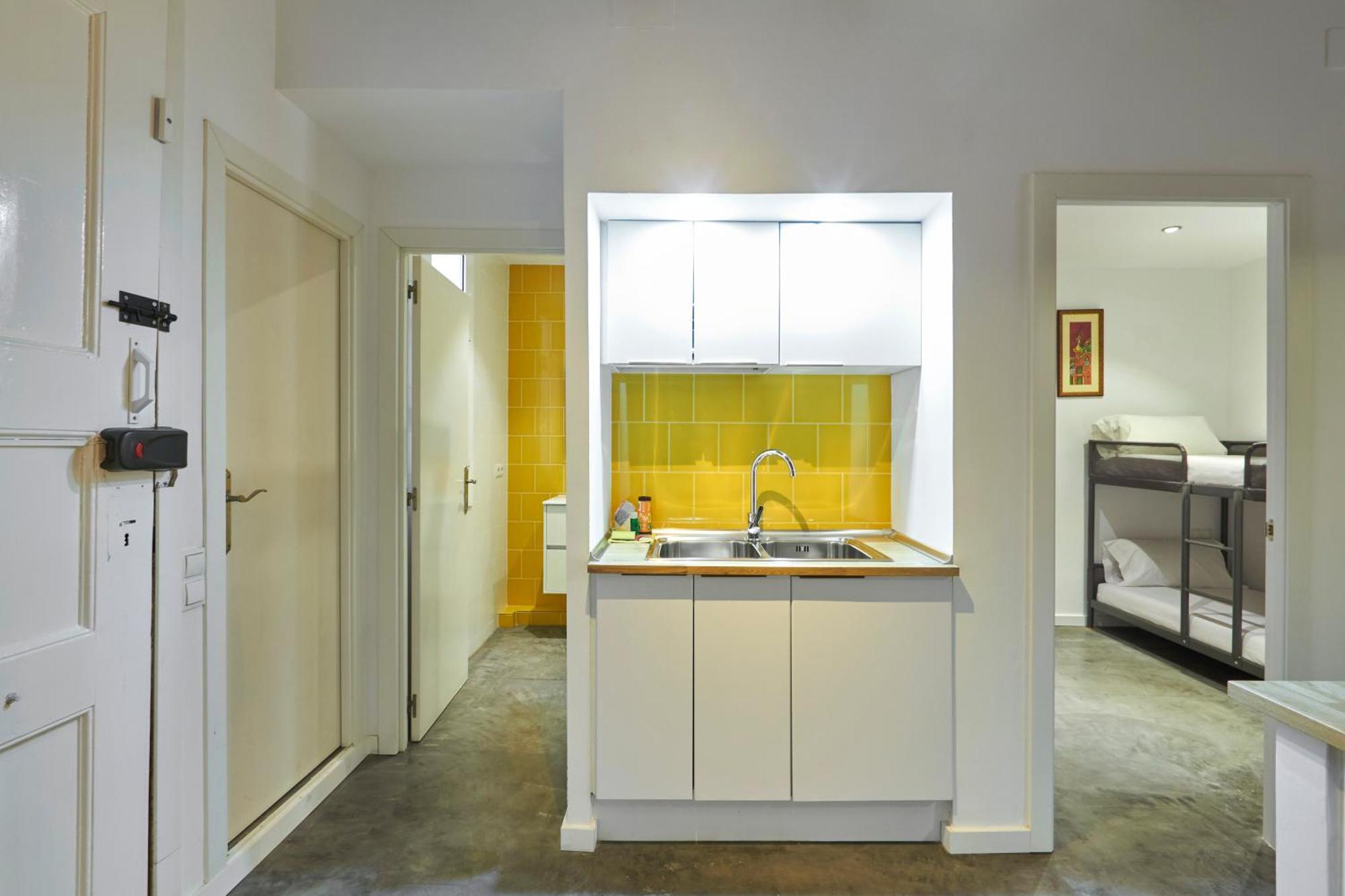64 Apartment In A Typical Barcelona'S Old Building מראה חיצוני תמונה